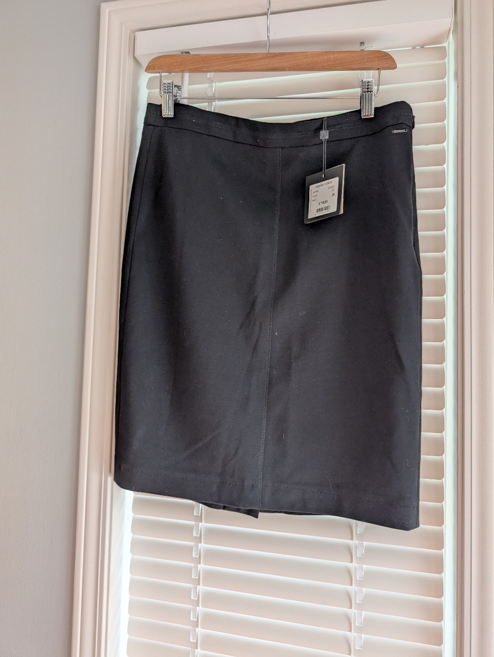 Claudia Strater skirt size 38 BNWT (retail $200+)